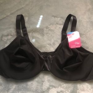 Black Olga cushioned underwire bra. 40 C